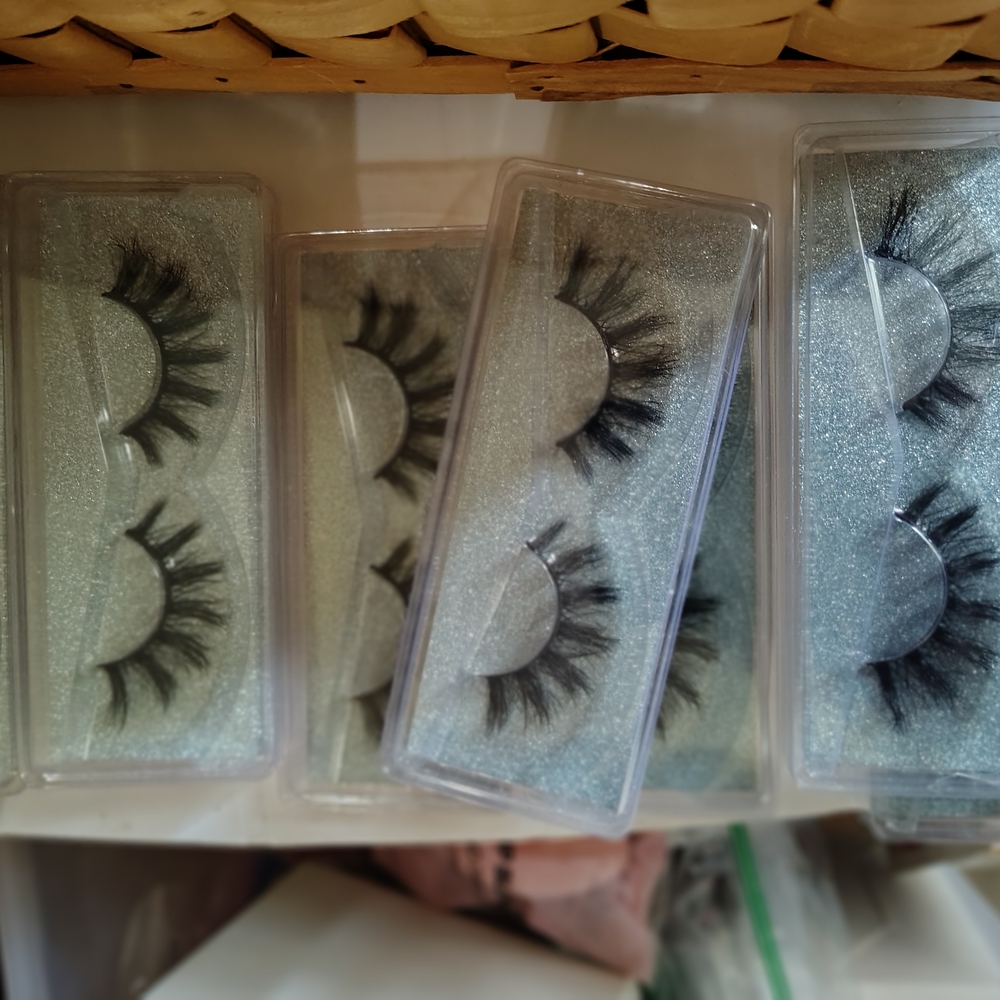 Black Spider Faux Lashes NWT